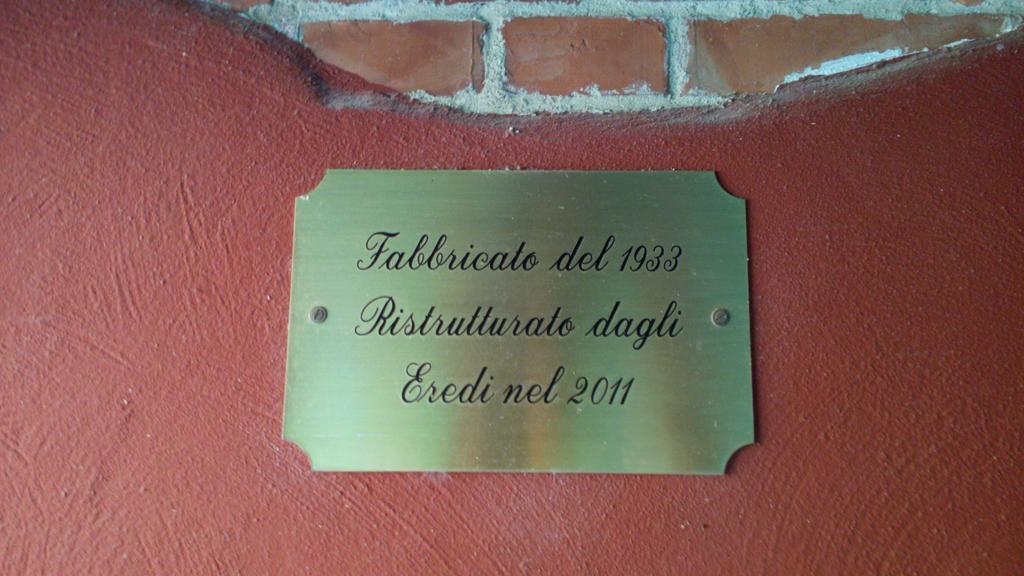 Villa Goccia Di Vino La Morra Luaran gambar