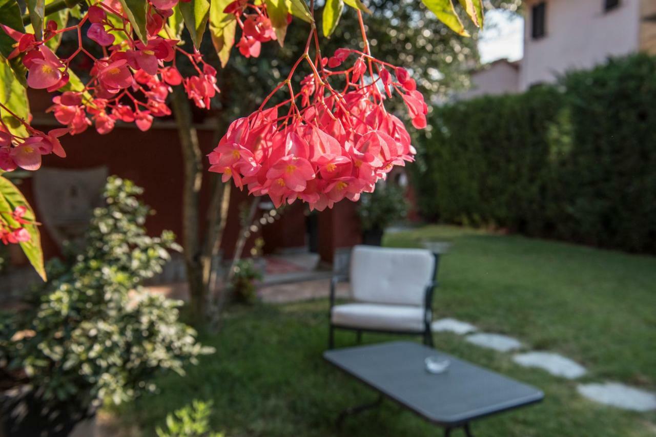 Villa Goccia Di Vino La Morra Luaran gambar