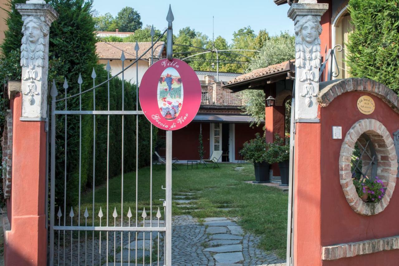 Villa Goccia Di Vino La Morra Luaran gambar