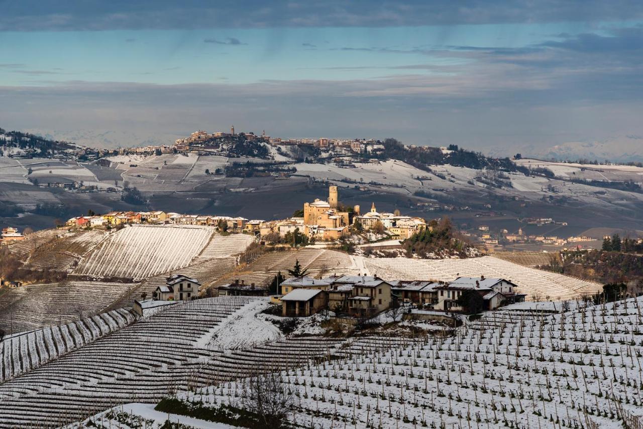 Villa Goccia Di Vino La Morra Luaran gambar